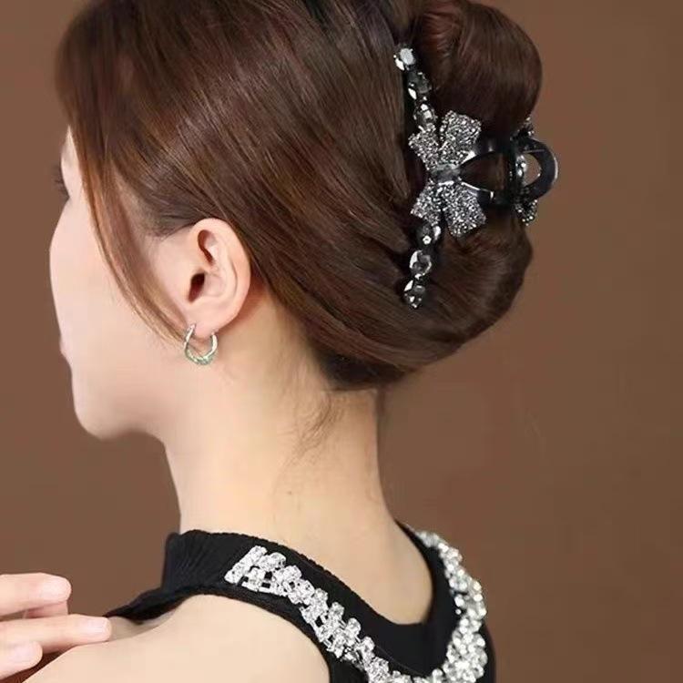 Rakuten - ヘアクリップ レディース バンス リボン 蝶結び ラインストーン ビジュー キラキラ 高級感 おしゃれ かわいい 春夏 まとめ髪 アレンジ アクセサリー 樹脂 普段使い お出かけ 結婚式 華やか
