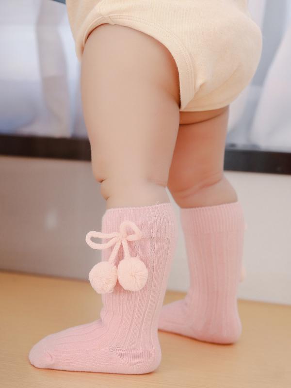 靴下 ベビー 男の子 女の子 英国風 秋冬 ポンポン リブ編み 締め付けない ゆったり コーマ綿 コットン 通気性 無地 クルー丈 ソックス 幼児 赤ちゃん 伸縮性 履き心地 普段使い ブラック レッド ベージュ