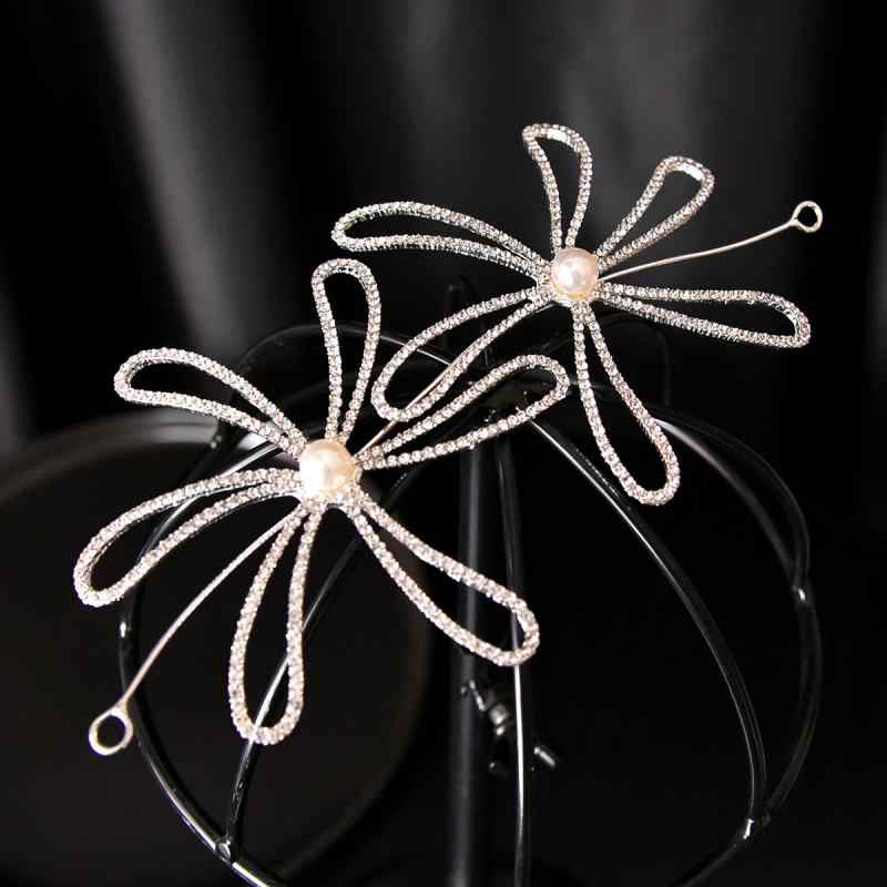 ヘッドドレス レディース カチューシャ ヘアアクセサリー 髪飾り ウェディング ブライダル 結婚式 花嫁 披露宴 前撮り パーティー シンプル 花 ラインストーン パール ビジュー 華やか 上品 ゴールド シルバー 春夏