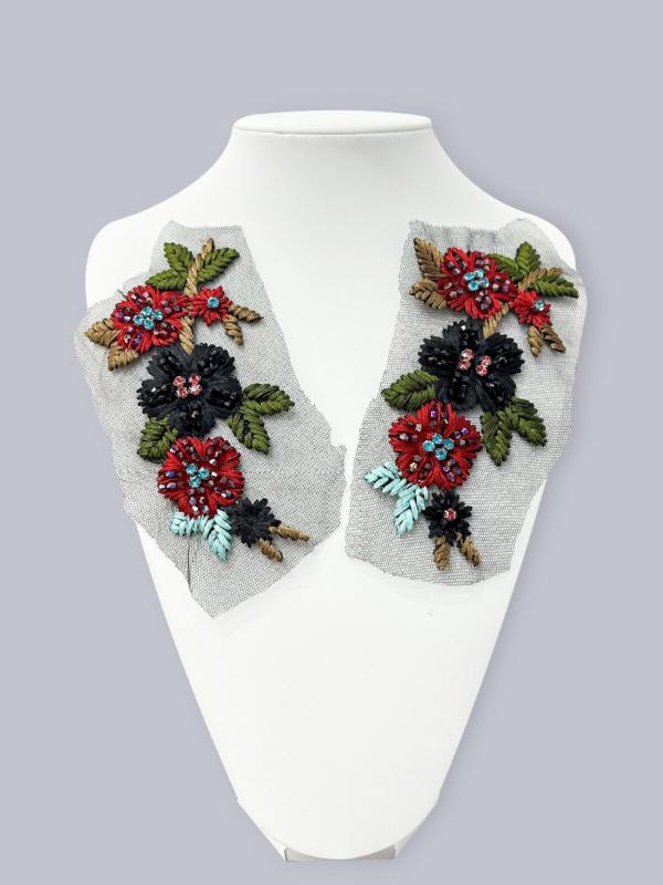 ワッペン アップリケ エスニック調 花 刺繍 モチーフ 布パッチ チュール ビーズ ビジュー 手芸 裁縫 資材 ハンドメイド 材料 DIY リメイク 洋服 補修 装飾 デコレーション アクセント 手縫い ドレス 発表会 舞台 ステージ 衣装 黒 赤