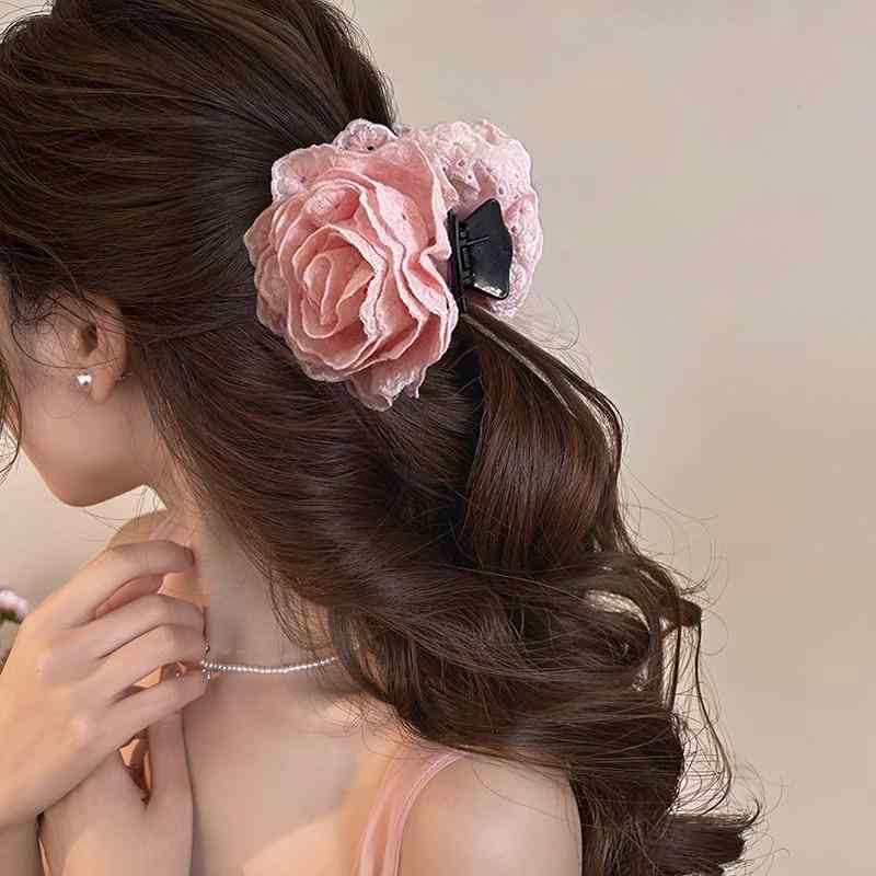 ・カテゴリ: ヘアアクセサリー・種類: バンスクリップ・素材: 布・スタイル: 韓国・加工工程: ハンドメイド・要素: 花・カラー展開: アイボリー、ピンク、ブラウン・テイスト: フェミニン・対象: レディース