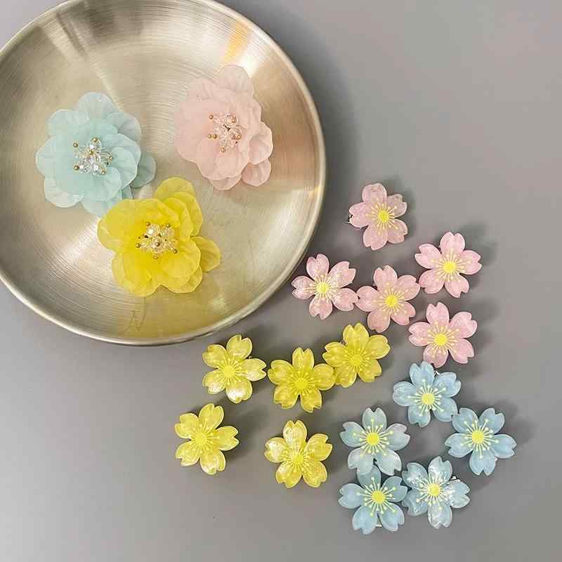 ヘアクリップ レディース 桜 花 フラワー 6個セット かわいい 春夏 髪飾り 留め具 装飾小物 サイド おくれ毛 ダッカール 樹脂製 軽量 アップスタイル アレンジ 普段使い お出かけ リゾート ピンク ブルー イエロー フェミニン スイート 華やか