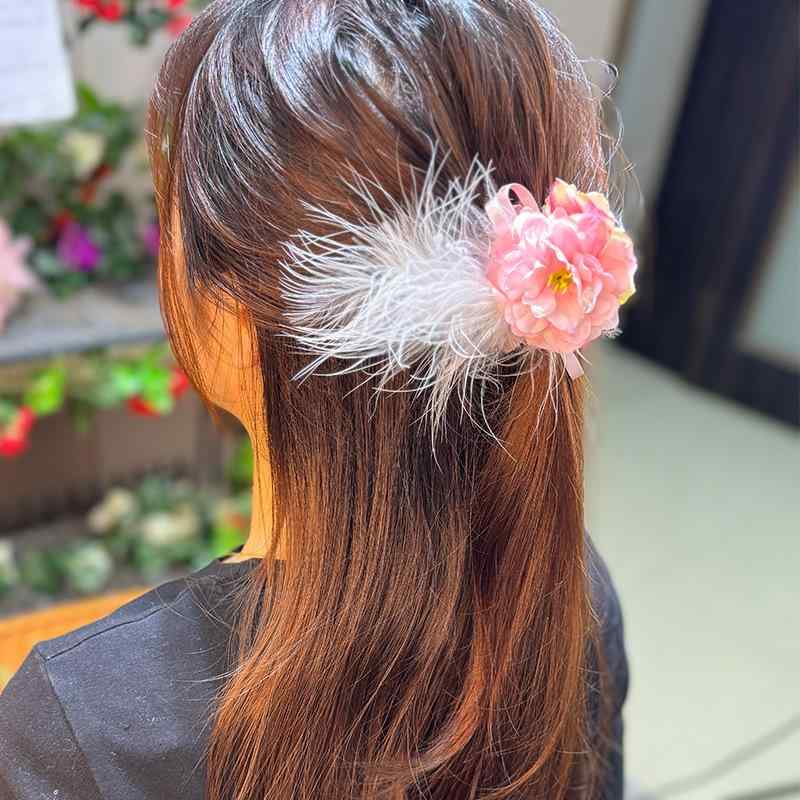 ヘアクリップ レディース 花 フラワー 羽根 フェザー 髪留め 飾り サイド 大ぶり ...
