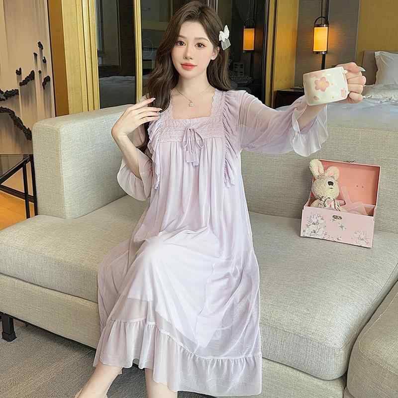 ・素材: メッシュ、ポリエステル・スタイル: ワンピース、フェアリースタイル・ネックライン: スクエアネック・袖丈: 長袖・着丈: ミディアム丈・機能: 通気性、睡眠、部屋着、冷感、快適、外出可能・対象: レディース・利用シーン: 屋外、室内、ホテル、撮影・カラー展開: パープル（胸パッド付き）、グレー（胸パッド付き）・サイズ展開: M、L、XL、XXL・生地の厚さ: 薄手 (101-120g/平米)・素材含有量: ポリエステル 90-95%