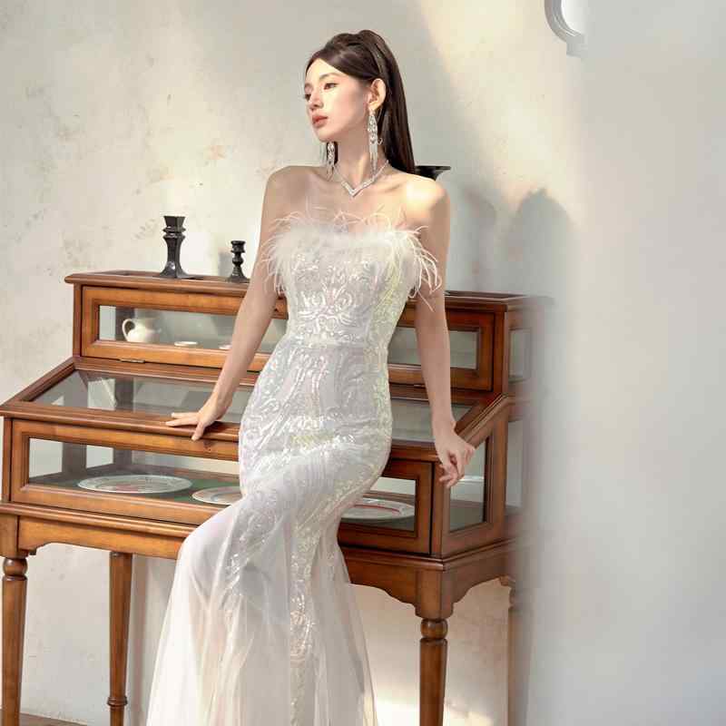 ・カテゴリ: 礼服・晩餐会用ドレス・ネックライン: ベアトップ・袖丈: ノースリーブ・カラー展開: 幻彩白、暗夜黒・サイズ展開: XS、S、M、L、XL、XXL・着用シーン: 宴会、結婚式、成人式、パーティー、会社忘年会、舞台、日常、デート・ウエストタイプ: ハイウエスト・流行要素: チュール・素材構成: ポリエステル繊維・対象年齢: 大人・スタイル: エレガント・対象性別: 女性・ドレスシルエット: タイト・加工技術: プリーツ加工