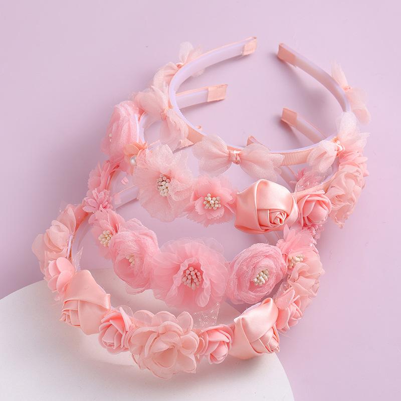 ・カテゴリ: ヘアアクセサリー・主な素材: ポリエステル・加工: ハンドメイド・カラー展開: タイプA、タイプB、タイプC、タイプD・スタイル: キュート、フェミニン・柄: フラワー・対象: キッズ
