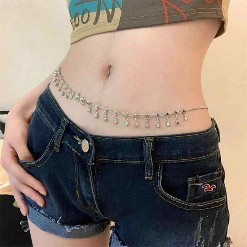 ・カテゴリ: ウエストチェーン・スタイル: シンプル・性別: 女性・対象年齢層: 若年層・素材: 金属・要素: フリンジ・留め具: カニカン・仕様: シングルラップ・長さ: 120cm・カラー展開: シルバー、ゴールド・対象シーズン: 春、夏、秋