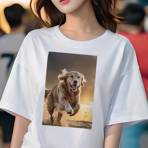フロントップ楽天市場店のゴールデンレトリバー Tシャツ レディース 犬ファン 半袖 春夏 犬柄 プリント カジュアル かわいい 人間用 個性派 ここだけのデザイン 面白 夕焼け ゴールデンレトリバー 海 砂浜 ジャンプ|詳細画像