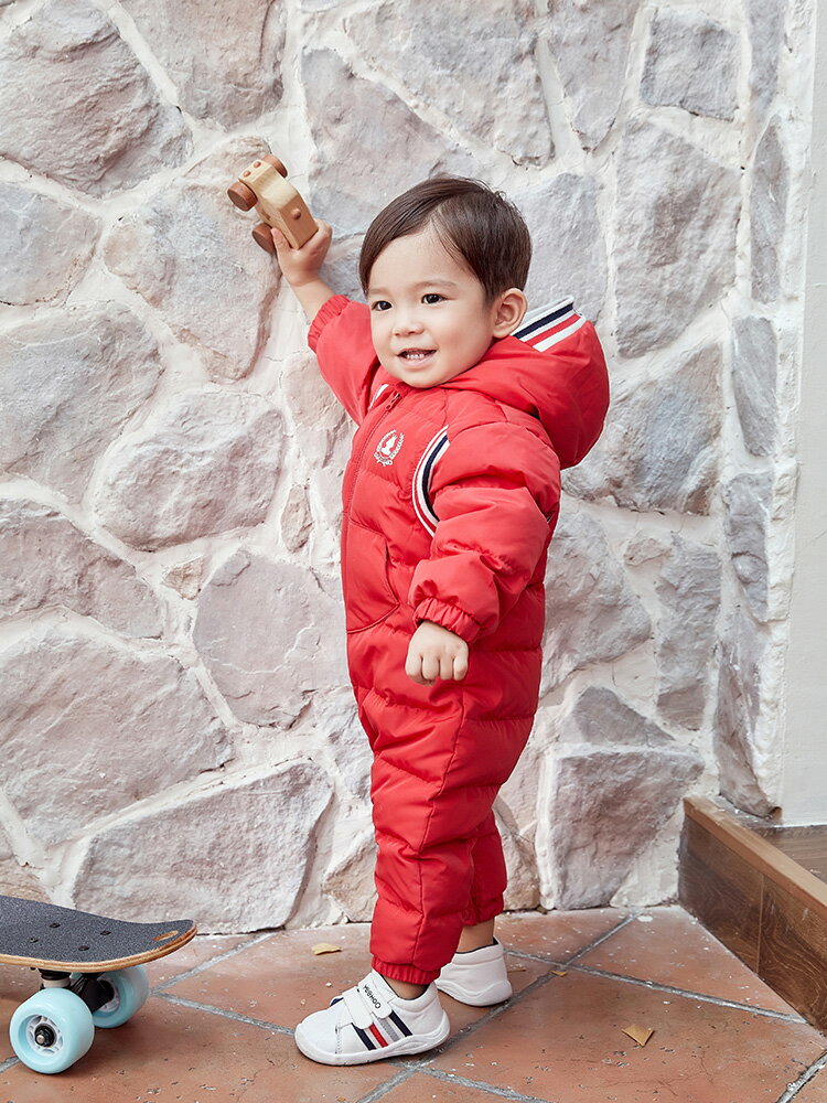 ジャンプスーツ ベビー ロンパース 新生児 幼児 子供 男の子 冬 ダウン 防寒 暖かい フード ファスナー ポケット 前開き 長袖 赤 青