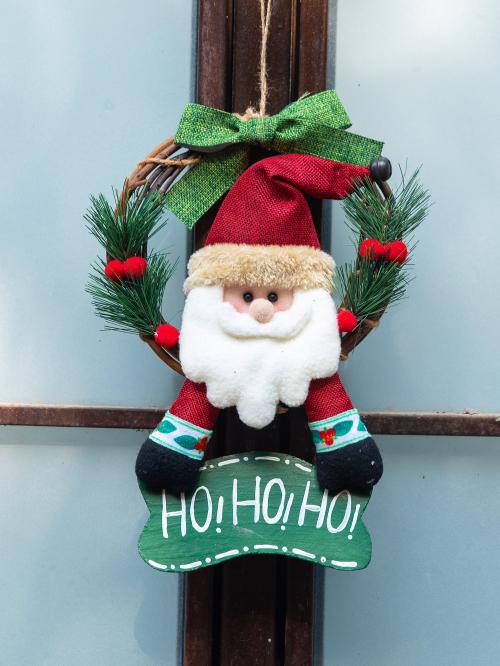 クリスマスリース 玄関 屋外 ドアスワッグ 窓 飾り 雑貨 壁掛け 吊り 装飾 デコレーション インテリア ウッド オーナメント ディスプレイ 店舗 自宅 サンタクロース トナカイ かわいい 籐 人形