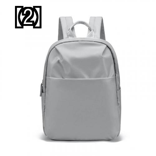 リュック レディース おしゃれ 小さめ 鞄 バックパック トレンド シンプル カジュアル スタイリッシュ 無地 スモール 旅行 通勤 通学