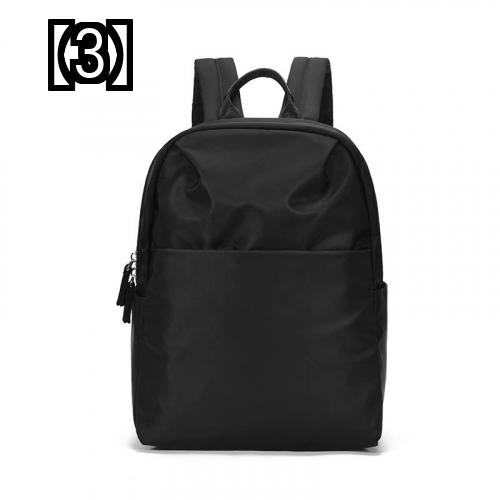 リュック レディース おしゃれ 小さめ 鞄 バックパック トレンド シンプル カジュアル スタイリッシュ 無地 スモール 旅行 通勤 通学