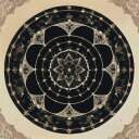 タロットクロス tarot 占い 神秘的 タペストリー おしゃれ 祭壇 撮影背景 正方形 グッズ アクセサリー 黒 黄色 緑 猫 向日葵 リース 白 花 植物 自然 円 模様 黄色い花 ベージュ 幾何学模様 アート 対称性 デザイン 星