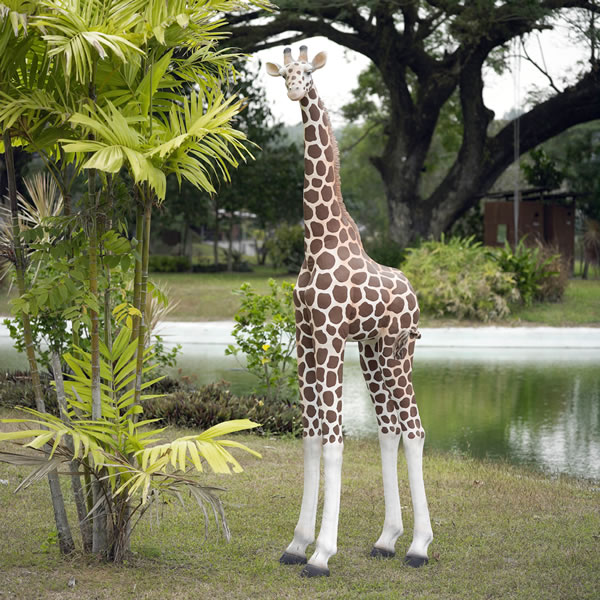 FRPアニマルオブジェ 可愛い子キリン【即納可】置物 動物 麒麟 きりん 動物園 店舗 カフェ 喫茶店 レストラン 飲食店 インテリア イベント ディスプレイ 実物大 等身大 リアル 等身大フィギュ…