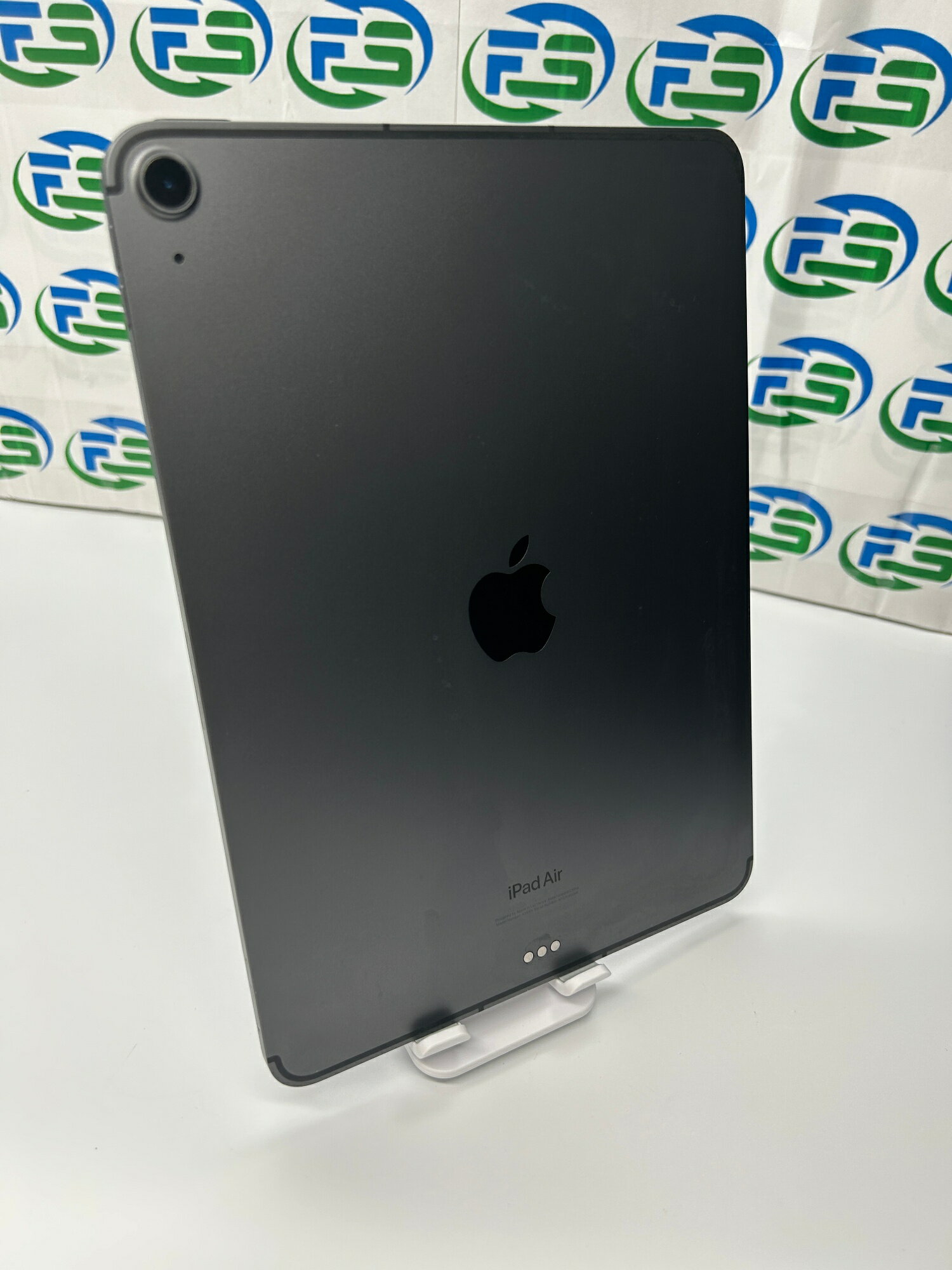 iPad Air（第5世代/2022）Wi-Fiモデル 64GB スペースグレイ MM6R3J/A　送料無料　訳アリ - Image 3