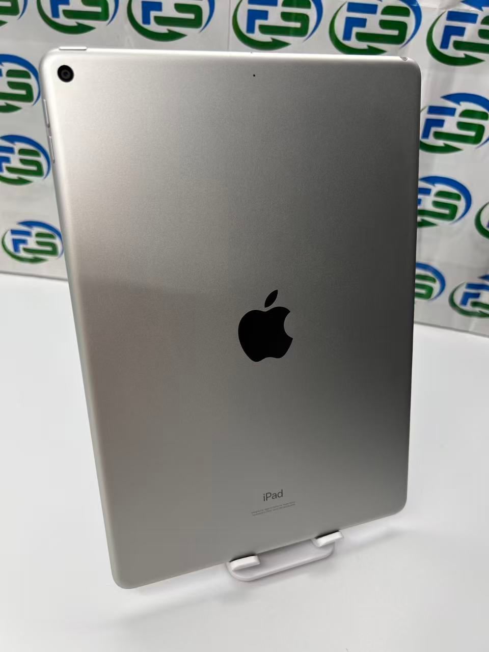 【中古】 iPad Air 第3世代 Wi-Fiモデル 256GB シルバー MUUR2J/A 訳あり ホワイトスポット バッテリー96% 使用可能 外観Bランク