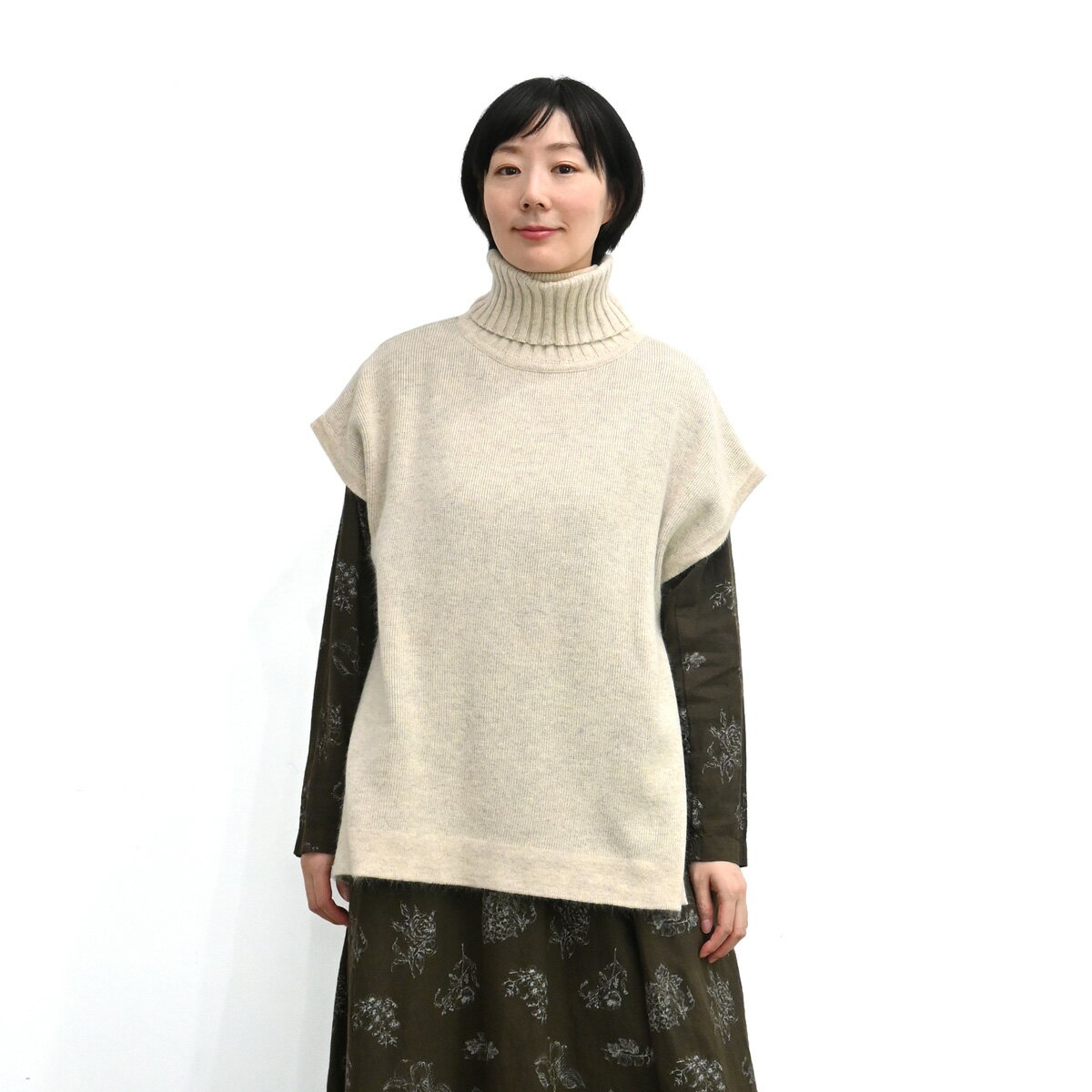 アンゴラ混ニット起毛タートルベスト