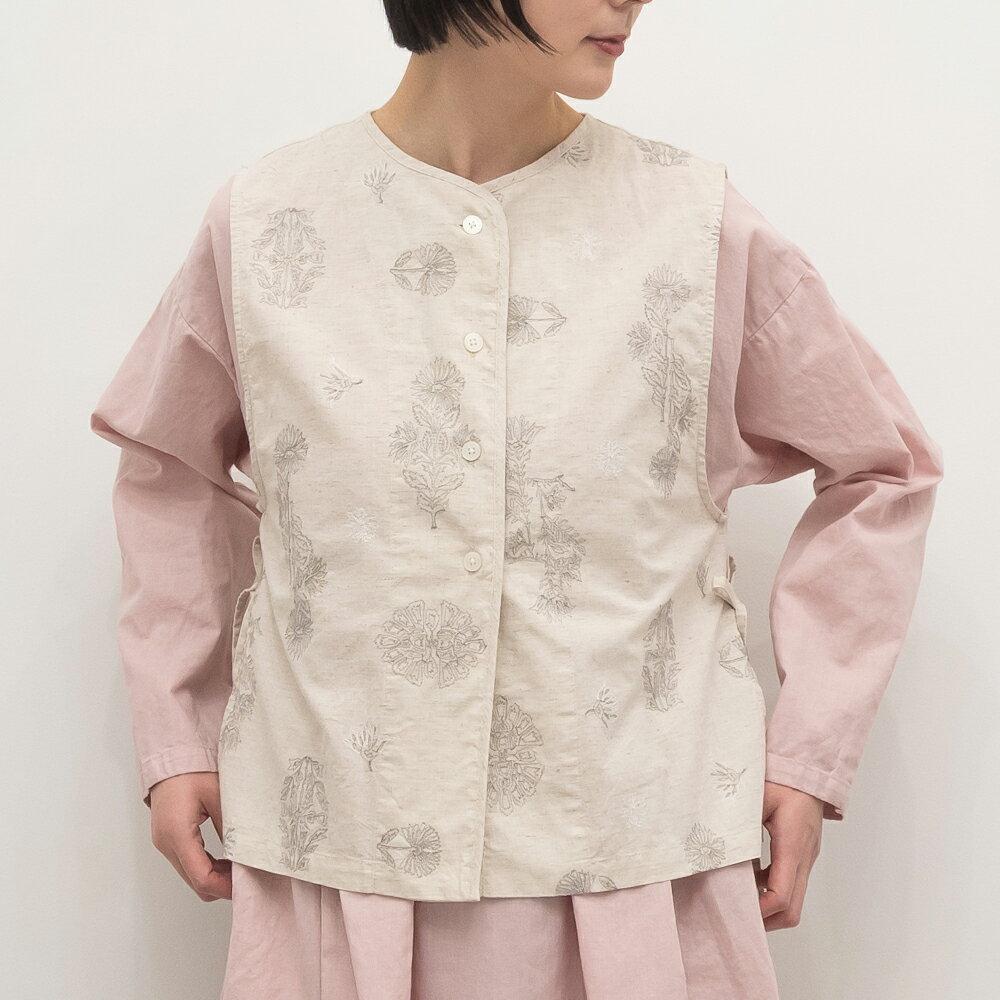 Rakuten - [公式ストア] tukuroi by SUN VALLEY ツクロイ / 綿麻 平織 総柄 刺繍 脇リボン ベスト