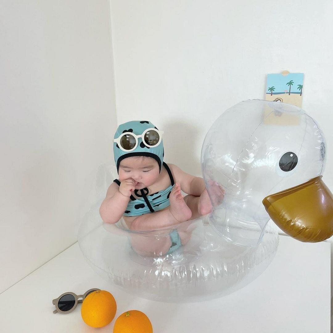 インスタグラムで流行っている浮き輪です くりっとしたお目目が可愛いあひるの浮き輪は写真撮影にも使えます キッズ浮き輪 浮き輪 子ども用 22公式店舗 あひる浮き輪 かわいい 海外子供服