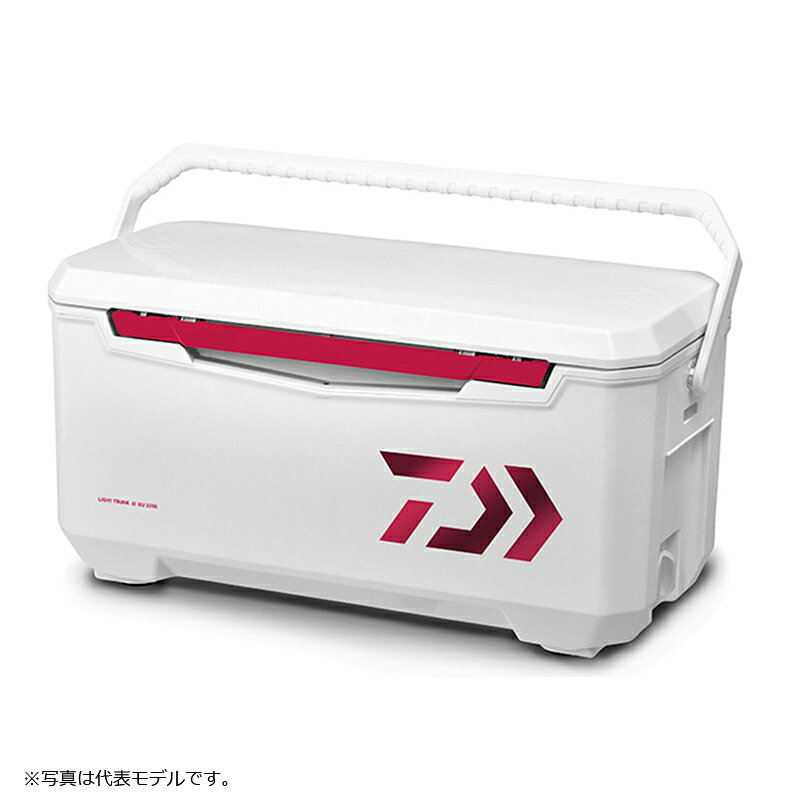 仕様表トランク型クーラー最軽量のライトトランクが、更に軽く、更に使いやすくなって新登場。対象魚に合わせて選べる32リットルと24リットルの2サイズロングボディーで大型〜中型魚までスッポリ収納（32L：内寸56.5cm、24L：内寸46.5cm）ダイワクーラー最軽量を実現（24L：4.0kg、32L：4.6kg）軽いのに座れる頑丈ボディ開閉便利なワンハンドオープン、フリークローズ取り外し可能でお手入れ簡単な両開き上フタ90度まわすだけで開閉簡単な水栓付き用途に合わせて選べる断熱仕様（6面真空、1面真空、ウレタン、スチロール）真空モデルは断熱層の隙間にウレタンを隅々まで充填●ロングハンドル●水栓●ふんばるマン●スノコ：一体●断熱材●ウレタン●保冷力：KEEP82●カラー：レッド●容量：24?●自重：4.2kg●外寸：31.5×60.5×30.5cm●内寸：22×46.5×22.5cm詳細はこちら