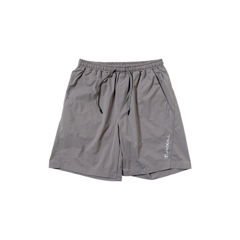 仕様表■夏の釣りや暑い季節に最適。軽やかに過ごせるドライメッシュハーフパンツ。軽量で通気性、ストレッチ性に優れる人気の「ドライメッシュ」シリーズに釣りにも日常にもリラックスして使える、ゆったりシルエットのハーフパンツが新登場です。暑い季節の釣行でも、アウトドアでも、軽やかな着心地が続きます。ストレッチ性も備えており、動きやすさは抜群。キャストや移動の多いシーンでも、足さばきを妨げません。さらに、パッカブル仕様で持ち運びも簡単。釣行バッグに忍ばせておけば、釣りのあとに着替えてリラックスしたり、旅先やアウトドアでも気軽に使える万能さが魅力です。同シリーズのドライメッシュフーディーと合わせれば、軽さと統一感のあるスタイルが完成。春夏の釣りにも、日常のリラックスタイムにも寄り添う一本です。カラーは、春夏の釣行に合わせた3色展開。ライトモカベージュは、自然光に溶け込む柔らかさで、暑苦しさを感じさせない軽やかな印象。ライトグレーは、清涼感と上品さを兼ね備え、どんなスタイルにも馴染む万能カラー。そしてブラックは、日差しの下でも締まりのある印象を保ちつつ、シーンを選ばない安定感のある一着。JACKALLジャッカル　PA-B002 ドライメッシュハーフパンツ●サイズ:S●ウエスト幅:35.0cm●ヒップ幅:56.5cm●股下:20.0cm●総丈(脇丈):48.5cm●裾幅:32.2cm●わたり幅:36.0cm●カラー:グレー※サイズは目安です。詳細はこちら