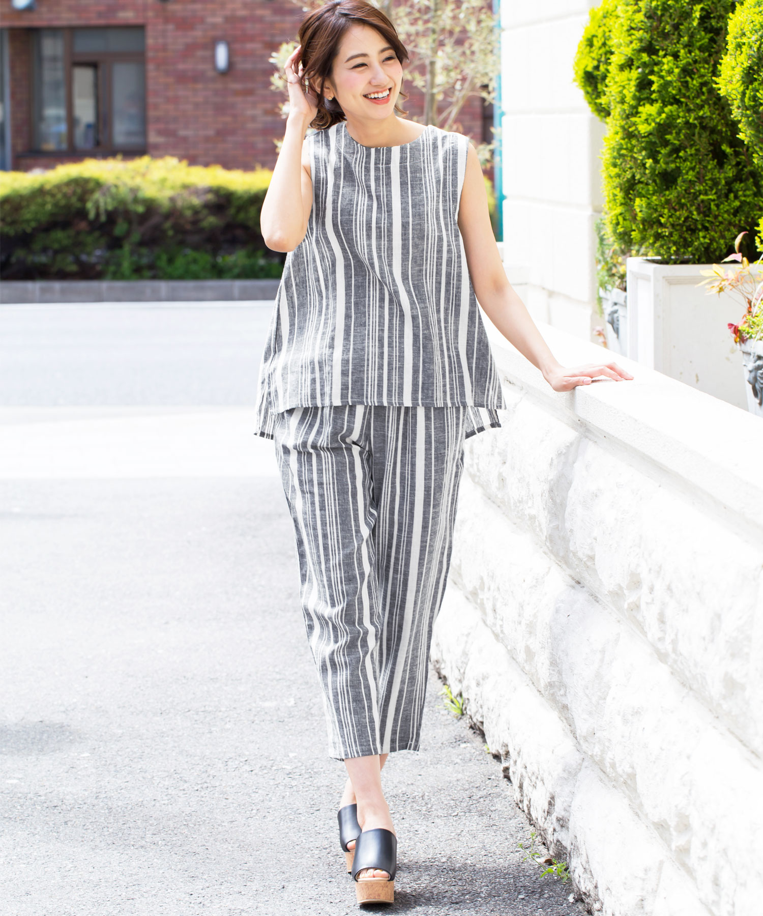 ストライププリーツサロペット イエロー×サックス 【アンプリ】 ストライププリーツサロペット イエロー×サックス 【アンプリ】