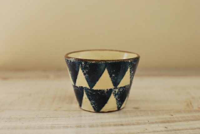 和食器　古染付　土物　ソバチョコ　青三角　美濃焼　フリーカップ　デザートカップ【SALE/fucca限定価格 】のサムネイル
