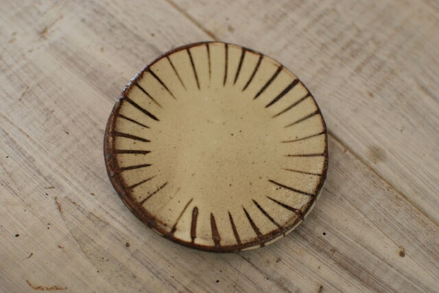 和食器　古染付　土物　丸小皿　十草　美濃焼　ミニプレート　人気小皿　まる皿【SALE/fucca限定価格　小皿　人気食器 】のサムネイル