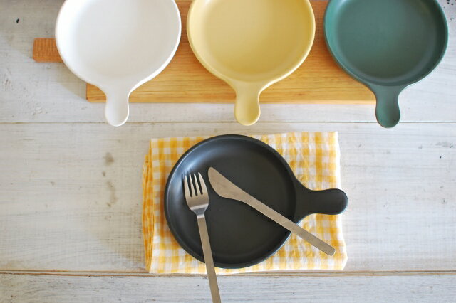 耐熱食器　フライパン型プレート　Sサイズ　ブラック　　オーブン　直火　グラタン　美濃焼　【人気食器　耐熱食器　美濃焼　インスタグラム　直火　グリルパン】