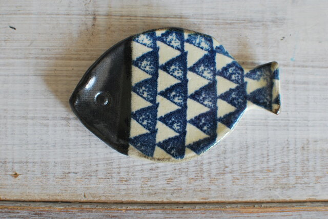 和食器　古染付　土物　お魚皿　美濃焼　ミニプレート【SALE/fucca限定価格　小皿　人気食器 】のサムネイル
