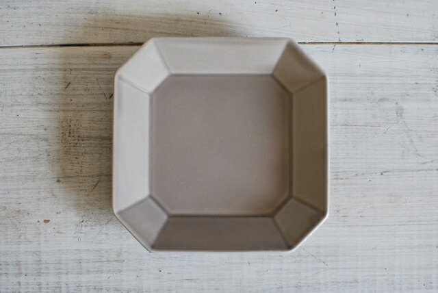 fucca人気商品　conbi八角シリーズ　八角スクエアプレート　S　グレー　スクエアプレート　小皿　八角皿　　美濃焼　【人気食器　美濃焼　インスタグラム】のサムネイル