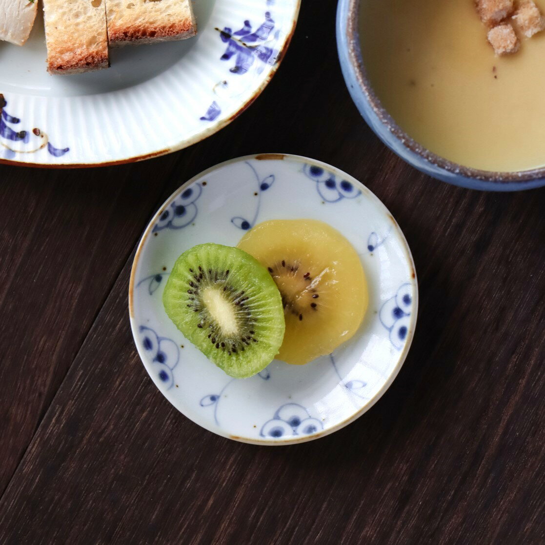 豆皿 丸 小皿 染付 つる花唐草 伊万里焼 徳七窯 おしゃれ 可愛い 陶器 お皿 和食器