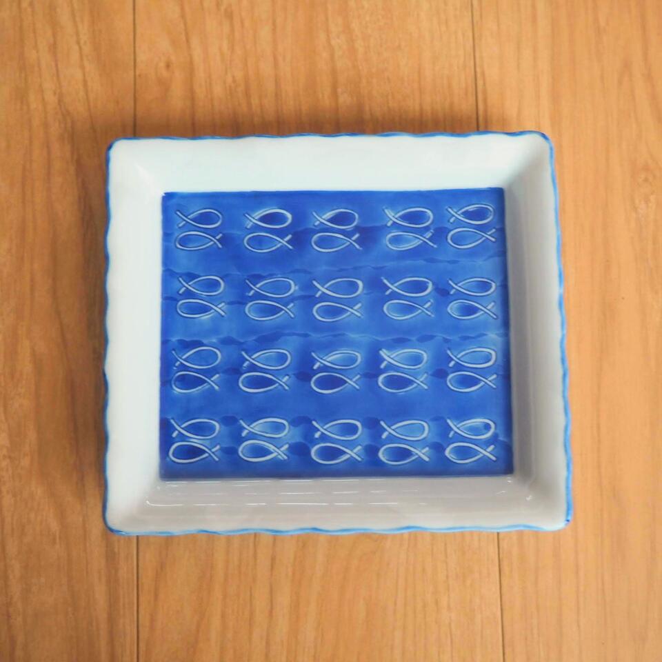 特価品 角皿 6寸 19cm 藍色 魚 皿 焼き魚 有田焼 大きい かわいい 器 呉須 手描き 染付 日本製