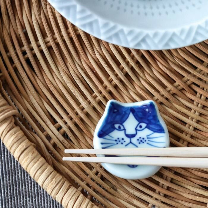 Rakuten - 猫 箸置き 有田焼 かわいい 染付 和風 ねこ 陶器 箸休め 食卓小物 ギフト プレゼント