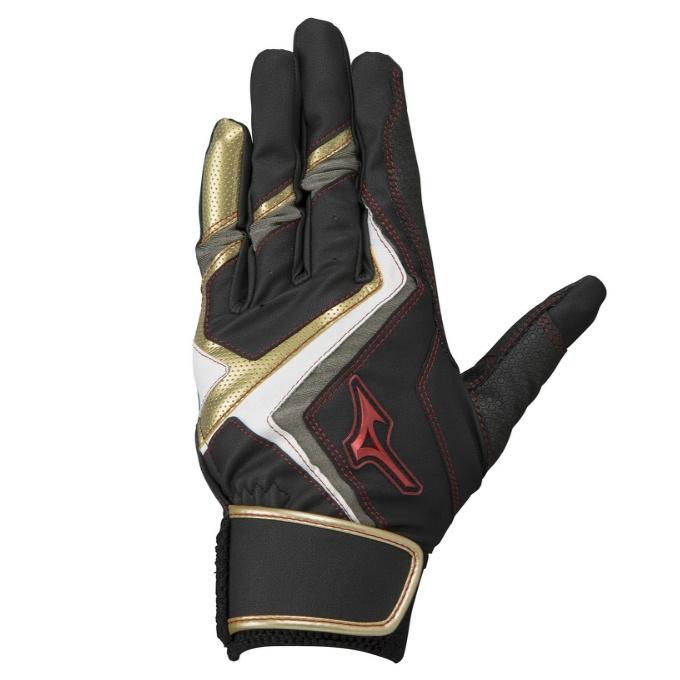 大人気！大特価セール！最安値に挑戦！ボールを遠くへ飛ばす為に！高いグリップ力でインパクトへ！伝わるPOWERモデル！ 【MIZUNO】ミズノバッティング手袋 ウィルドライブ レッド【両手用】1EJEA240（野球・ソフトボール・一般用・大人用・バッター用・グローブ・バッティンググラブ・バッ手・BATTING GLOVE） 品番 1EJEA24009 カラー 09：ブラック×ホワイト×ゴールド（掌部：ブラック） サイズ S（22〜23cm） M（24〜25cm） L（26〜27cm） 素材 平側素材：合成皮革 甲側素材：合成皮革、合成繊維 当て革素材：合成皮革 ・単独水洗い可能モデル ●野球打撃用手袋（打者用） 激安超特価セール！