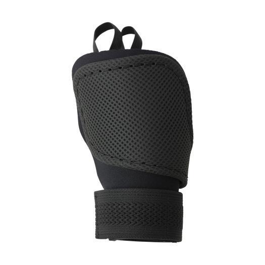 契約選手着用の新型手甲ガード。新ルール対応モデル！草野球、ソフトボールでも大人気の打者用プロテクター！大特価セール！最安値に挑戦！ 【MIZUNO】ミズノ 硬式・軟式・ソフト兼用手甲ガード 右手／左打者用[ユニセックス] 1DJPG221（野球・ソフトボール・バッター用防具・プロテクター） 品番 1DJPG22109 カラー 09：ブラック（黒） サイズ フリー 素材 樹脂部：ポリエチレン 表地：ポリエステル 質量 約68g ■右手：左打者用 ■硬式、軟式、ソフトボール兼用 ■アマチュア野球ルール対応 ■高校野球公式戦には使用できません 激安超特価セール！