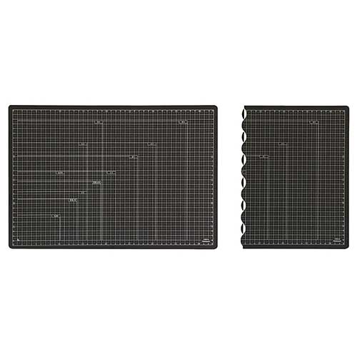 ▼ アプリインストールでクーポンGET！●本体寸法(見開きサイズA3)：ヨコ450×タテ310×厚み2.5mm●本体寸法(二つ折りサイズA4)：ヨコ230×タテ310×厚み5mm●パッケージ寸法：ヨコ240×タテ315mm　●本体重量：450g