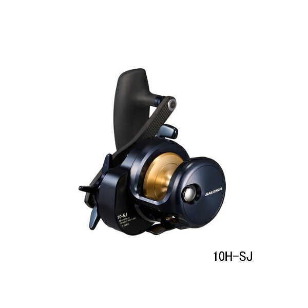 近海ジギングベイトシリーズにコンパクトかつ堅牢な新サイズが登場！大型青物や根魚、中深海などの過酷なオフショアジギングシーンに対応するため、SALTIGA 10はとにかくコンパクトで堅牢なジギングリールに仕上げることを目指した。基本性能はHYPERDRIVE DESIGNで磨きをかけ、過酷な近海ジギングシーンを網羅する。今回のSALTIGA 10はPE1.5号-650m/3号-300mのラインキャパを持ちながら、大幅なコンパクト化に成功。さらにギアサイズは15シリーズと同サイズで、最大ドラグ力はギア比6.3で11キロ（ギア比7.1：9キロ）をマーク。パーミングしても疲れにくいサイズでありながら、強引にターゲットをねじ伏せることが可能。 《お取り寄せ》商品に関しまして、お待ち頂ける方は予約受付致します/ご連絡下さい。☆★掲載写真は参考掲載です！★☆ お譲りする商品は【上記タイトル記載商品】1点のみです。お間違いのないようお願い致します。◆スペック表　本体価格には消費税は含まれておりません◆メーカー希望小売価格はメーカーサイトに基づいて掲載しています