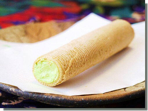 抹茶・宇治茶・ギフトの藤園茶舗のMatcha yuugen cream roll　10 rolls　YR-14｜アングル2