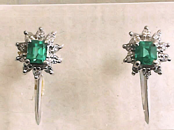 pt・プラチナダイヤ入りエメラルドイヤリング101-5158