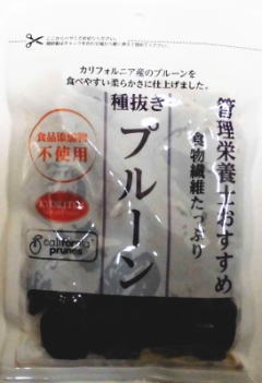 カリフォルニア産プルーンを食べやすい柔らかさに仕上げました。 食物繊維たっぷり 原材料名 プルーン（アメリカ） 栄養成分 100g当たり エネルギー : 230kcal たんぱく質 : 4.7g 脂質 : 0.1g 炭水化物 : 56.1g (糖質) : 48.9g (食物繊維) : 7.2g 食塩相当量 : 0.005g カリウム : 784mg 鉄 : 1.1mg ご注意 開封後は袋の口をしつかり閉じて冷蔵庫（10℃以下）で保管し、賞味期限にかかわらず早めにお召し上がりください。 袋内に液が染み出ていることがありますが、プルーンの果汁によるもので品質には問題ございません。 機械で種抜きをしておりますが、まれに残っている事がありますので、ご注意ください。 プルーンにはお腹を緩くする作用がありますので、食べ好きにはご注意ください。 内容量 190g 製造・販売元(お問い合わせ先) 共立食品株式会社 〒340-0003 埼玉県草加市稲荷5-12-12 TEL 0120-585-826 商品区分：日本製(原材料産地アメリカ) ・食品 広告文責　有限会社ドラッグフジカワ 電話番号　0895-52-0007 ※賞味期限等の表記について 「西暦年/月/日」の順番でパッケージに記載。