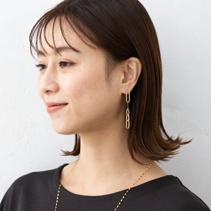 FujikoshijewelrystoreのK18 ペーパークリップ 4連 ピアス 中空 イエローゴールド YG WG PG 18金 揺れる チェーン ピアス ロングピアス 約1.5g 左右合計 K10 10金｜アングル3