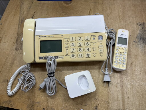 〈中古〉パナソニック おたっくす デジタルコードレスFAX 子機1台付き 1.9GHz DECT準拠方式 ホワイト KX-PD303DL-W ジャンク品 〈中古〉パナソニック おたっくす デジタルコードレスFAX 子機1台付き 1.9GHz DECT準拠方式 ホワイト KX-PD303DL-W ジャンク品