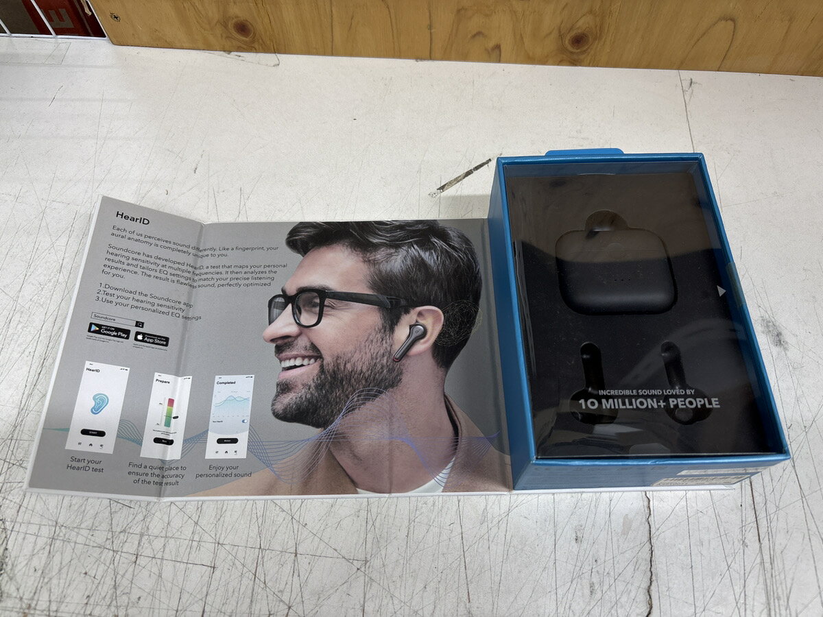 〈中古〉Anker Soundcore Liberty Air 2（ワイヤレス イヤホン）【完全ワイヤレス / Bluetooth5.0 / ワイヤレス充電対応 / IPX5防水規格 / 最大28時間音楽再生 / HearID機能/Qualcomm aptX™ / cVc8.0ノイズキャンセリング / PSE技術基準適合】ブラック