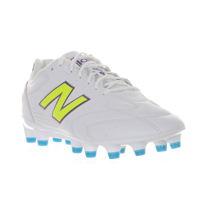 メーカー：ニューバランス (NewBalance)品名：442 PRO HG V3品番：U42H3AUD■アッパー人工皮革■アウトソール合成樹脂底■ワイズレギュラー■カラーWHITE/BLUE■対応グラウンド天然芝・人工芝・土■生産国ベトナム製2026年7月発売キーワード: NewBalance ニューバランス サッカー スパイク シューズ 土 人工芝 天然芝 大人当店は実店舗と在庫を共用しております。在庫更新のタイムラグの為に販売できない可能性があります。万が一、店頭・メーカーともに在庫切れの際はご容赦下さいませ。
