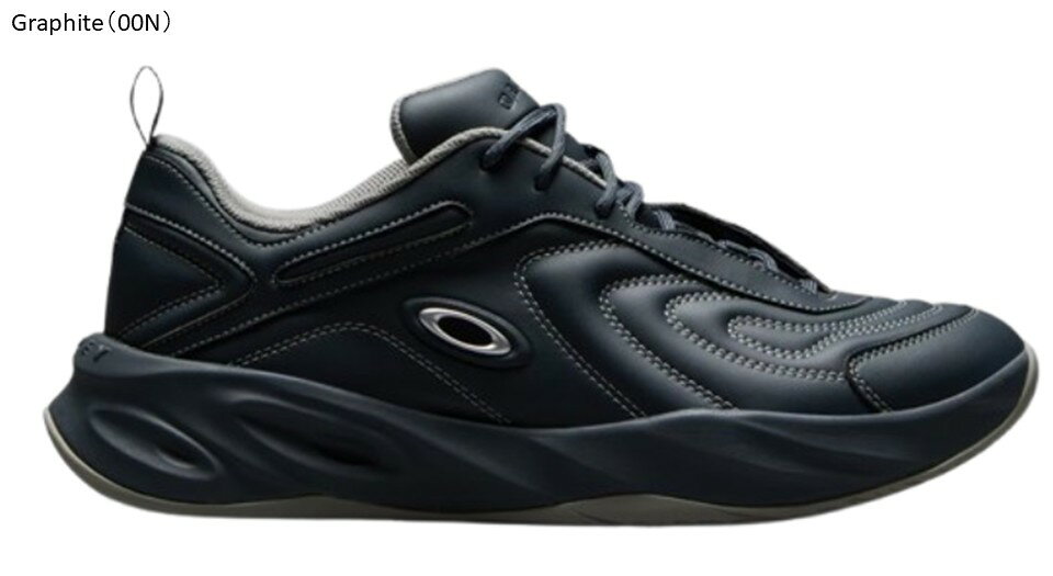 モデル OAKLEY 2026 SS Strike Baseline 【FOF100766】 商品価格 15,400円（税込） サイズ・カラー ●サイズ ・8.0(26.0cm) ・8.5(26.5cm) ・9.0(27.0cm) ・9.5(27.5cm) ・10.0(28.0cm) ●カラー ・Graphite(00N) ・Granite gray(26Y) ・Mist(68S) 特徴 ●Oakley Strikeをベースに、ヘリテージデザインと現代的パフォーマンスを融合させたシンプルモデル。テクスチャードPUレザーとデコステッチがヴィンテージのデザイン言語を表現し、内側のフォームと補強PUオーバーレイが快適なパッド感と安定性を提供。クォーターパネルにはメタルOakley Ellipseロゴを配し、伝統的な丸編みレースと非対称アイステイ＆タンが均等な圧力分散とフィット感を実現。リサイクルBloom?フォームインソールが快適性を高め、柔らかいEVAミッドソールとカップソール構造がトウと内側アーチをサポート。グリップ力の高いラバーアウトソールで日常の動きに対応します。 備考 ●こちらの商品は新品日本正規品です。 ●PC状況により、商品の色合いが異なって見える場合がございます。ご了承ください。 ●返品は商品が不良品のときのみ受け付けております。それ以外は返品出来ませんのでご注意ください。 ●店頭の在庫と在庫数が連動しておりますので、極力努力は致しますが、在庫切れにより商品をお渡しできない場合もございます。ご了承ください。 他の類似商品もこちらからご覧いただけます。 ↓↓↓ 他の26/27モデル はこちら 他のアパレルはこちら 他のOAKLEY商品はこちらOAKLEY！在庫に限りあり！