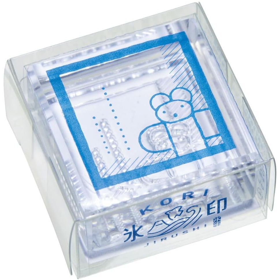 【商品説明】○狙ったところにぴったり捺せる、透明スタンプ「氷印（こおりじるし）」すべてのパーツが透明で作られたスタンプです。上から印面が見えるので、細かく位置を調整して狙ったところにぴったり捺せます。インクの付き具合が分かりやすく、複数インクのアレンジもしやすいので繊細なこだわりたいデコレーションも思いのままに。【詳細】・・印面柄：マドベ・氷印 大サイズ・本体サイズ：約33(W)×33(D)×18(H)mm・質量：約20g・主な材質：本体 アクリル、印面 ゴム