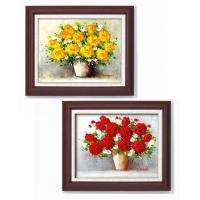 ＜＜ご注意下さい＞＞こちらの商品はメーカーよりお客様へ直接お届けの品になります。 当店での在庫はしておりません。在庫の有無はメーカー在庫のみになりますので、急な欠品や急に廃盤になる可能性がございます。こちらの商品の配送について○北海道・沖縄・離島につきましては、配送不可となりますので予めご了承お願いします。こちらの商品の包装(ラッピング)について○上記の理由(メーカーより直送)により包装はできませんので予めご了承お願いします。こちらの商品の不具合について○お届けしましたこちらの商品に不具合があった場合、商品到着日より1週間以内に当店にご連絡ください。メーカーが直接対応させて頂きます。○お客様がご自身で修理された場合、費用の負担は致しかねますので予めご了承下さい。一筆一筆、丁寧に描かれた本物の油絵です。◎黄色い花◎金運向上風水で黄色は、古来より黄金やお金を表す色とされ、「金運向上」「商売繁盛」また、「改革」や「悦楽」、「センス向上」などのパワーがあるとされています。この作品は、バラを光り輝く財宝に見立てて表現したものです。　・西の方位に飾ると効果が大きいとされています。◎赤い花◎情熱 発展運向上風水で赤は、「旺盛なる活力」「パイオニア」「頭の閃き」「発展力」「企画力」「情熱」「信頼」「円満」「縁談」など様々なパワーがある色とされています。　・朝日が昇る東の方位に飾ると効果が大きいとされています。※一枚一枚手描きの為、色彩・形状が多少異なる場合がございます。1136340・黄色いバラ1155440・赤いバラ※使用イメージ画像です。商品以外は含まれません。豪華なバラを落ち着きのあるフレームに入れました。作者が一品一品心をこめて描きあげた肉筆画です。黄色いバラには開運力・金運、赤いバラには愛情運・発展運という、風水の意味を込めて描かれています。豪華なバラを落ち着きのあるフレームに入れました。作者が一品一品心をこめて描きあげた肉筆画です。黄色いバラには開運力・金運、赤いバラには愛情運・発展運という、風水の意味を込めて描かれています。サイズ：約433×525×50mm個装サイズ：46×56×7cm重量：2300g個装重量：2750g素材・材質：フレーム:PS樹脂付属品：壁掛けひも製造国：日本
