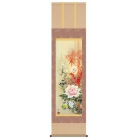 四季を代表する吉祥花が一堂に咲き誇る。華やかな吉祥の趣が一年を通してお部屋いっぱいに広がる艶やかな作品です。華やかな吉祥の趣が一年を通してお部屋いっぱいに広がる艶やかな作品です。サイズ：約1754(紐除く)×496(軸含む)mm個装サイズ：42×6×6cm重量：443g　個装重量：450g素材・材質：洛彩緞子三段表装、新絹本、軸先:陶器製造国：日本