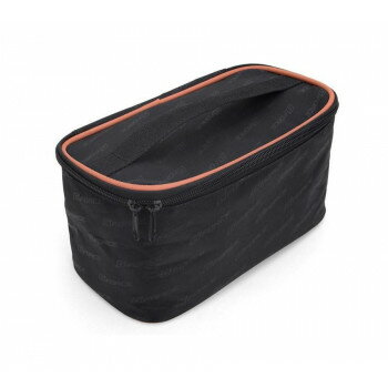 ＜＜ご注意下さい＞＞こちらの商品はメーカーよりお客様へ直接お届けの品になります。 当店での在庫はしておりません。在庫の有無はメーカー在庫のみになりますので、急な欠品や急に廃盤になる可能性がございます。こちらの商品の配送について○北海道・沖縄・離島につきましては、配送不可となりますので予めご了承お願いします。こちらの商品の包装(ラッピング)について○上記の理由(メーカーより直送)により包装はできませんので予めご了承お願いします。こちらの商品の不具合について○お届けしましたこちらの商品に不具合があった場合、商品到着日より1週間以内に当店にご連絡ください。メーカーが直接対応させて頂きます。○お客様がご自身で修理された場合、費用の負担は致しかねますので予めご了承下さい。ミニ四駆やミニッツなどのスモールスケール模型/RC&充電器の収納や、工具・ツール類やショックオイルなどを小分けで持ち運ぶのに最適です。出し入れのしやすい全周ファスナー仕様で、底面と上面にはクッション材を内包。デリケートな物の持ち運びにも!サイズ：240×140×130mm個装サイズ：26×15×5cm重量：194g個装重量：205g素材・材質：布仕様：洗濯不可付属品：日本語取扱説明書生産国：中国